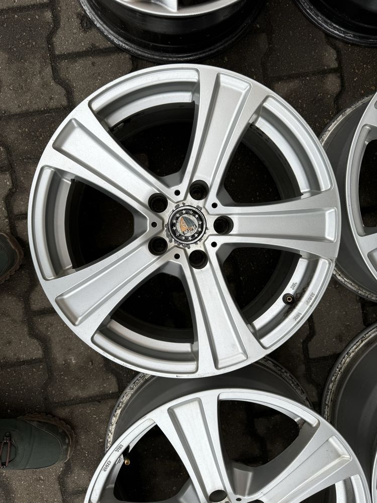 Felgi 17 Audi Q5 A6 A4 VW Passat B6 B7 B8 Golf komplet