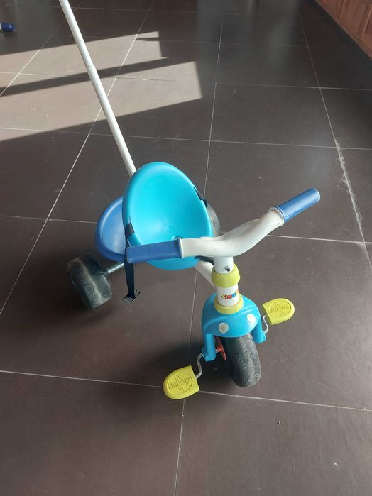 Triciclo de criança