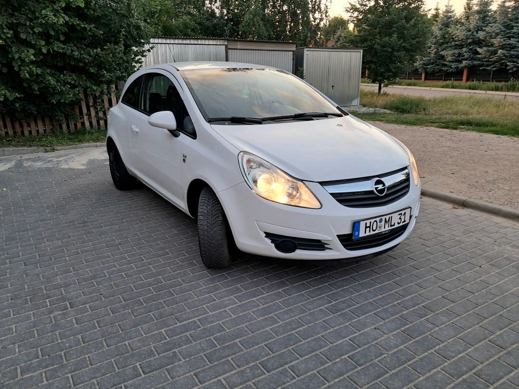 Opel Corsa D 1.2 69KM 2010r wersja na 111 lecie Opla