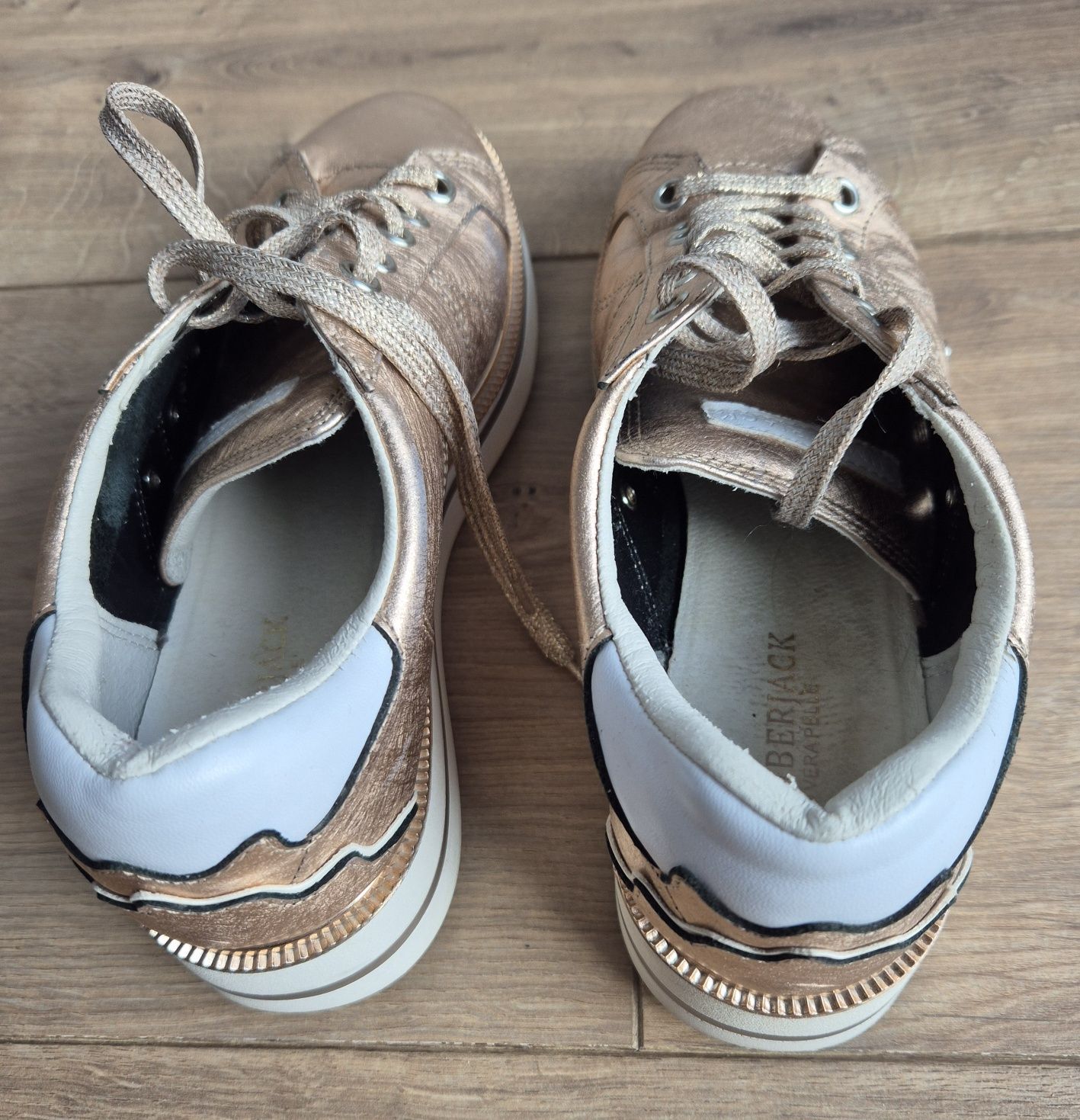 Sneakersy złote Lumberjack 38