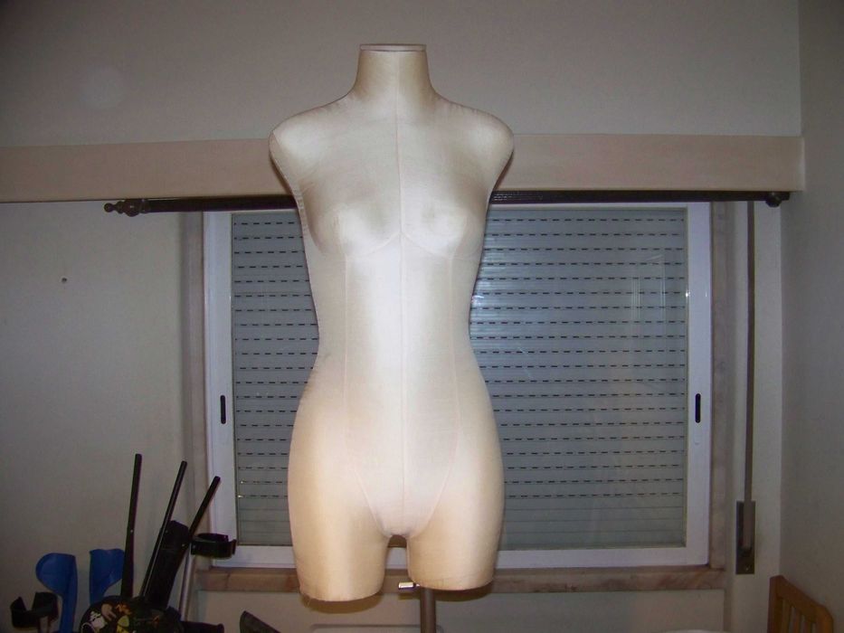 manequim busto com base em aço inoxidável