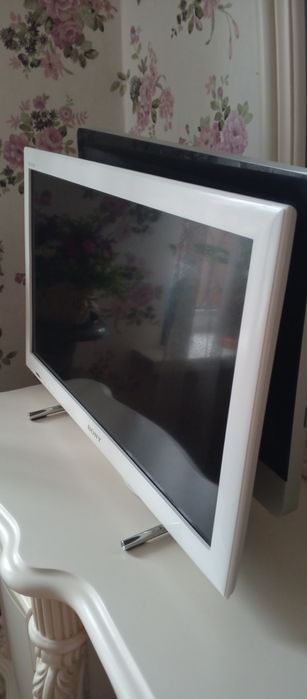 Телевизор Soni Бравия 26 дюймов.