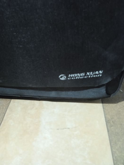 Чемодан большой /80 см/ практ новый на 4 х колесах