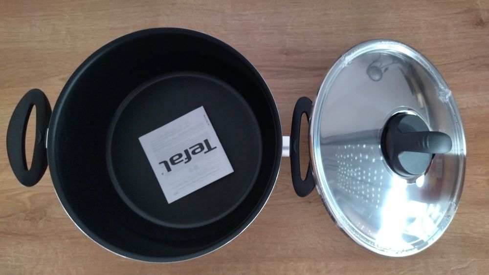 Panela TEFAL com tampa
