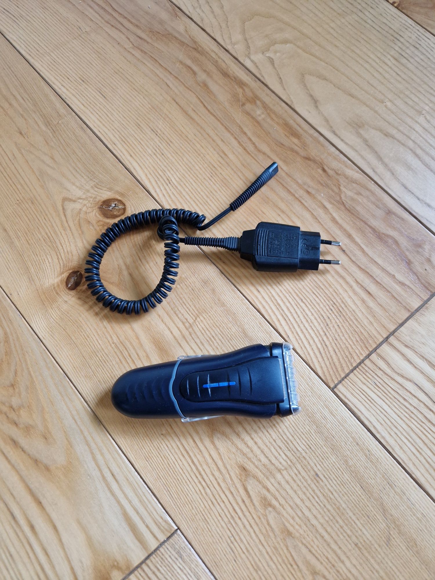 Braun golarka Series 1