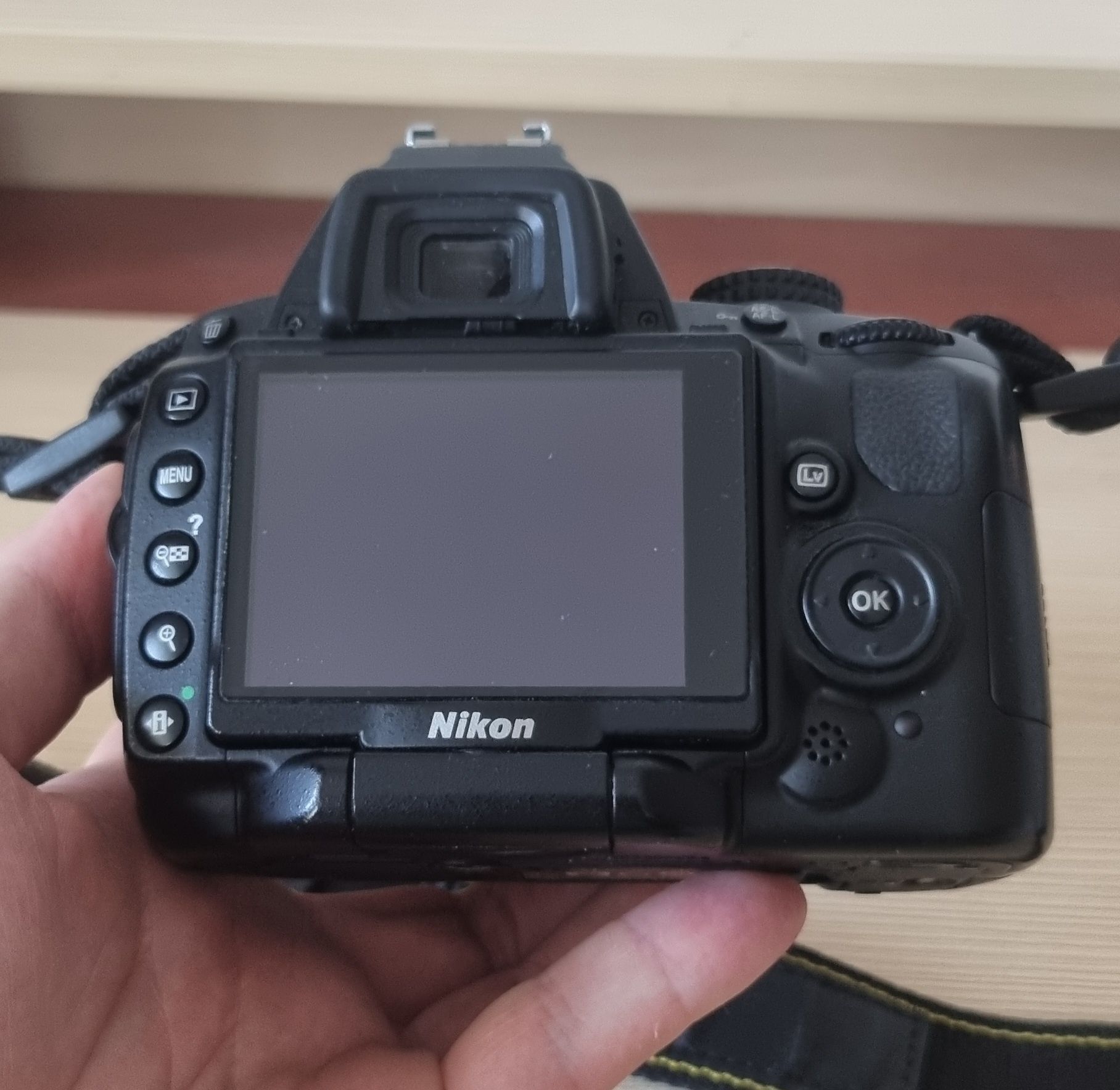 Nikon D5000 фотокамера