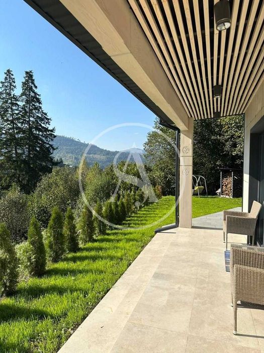 Сучасний будинок в котеджному містечку в Карпатах Славське (Славсько)