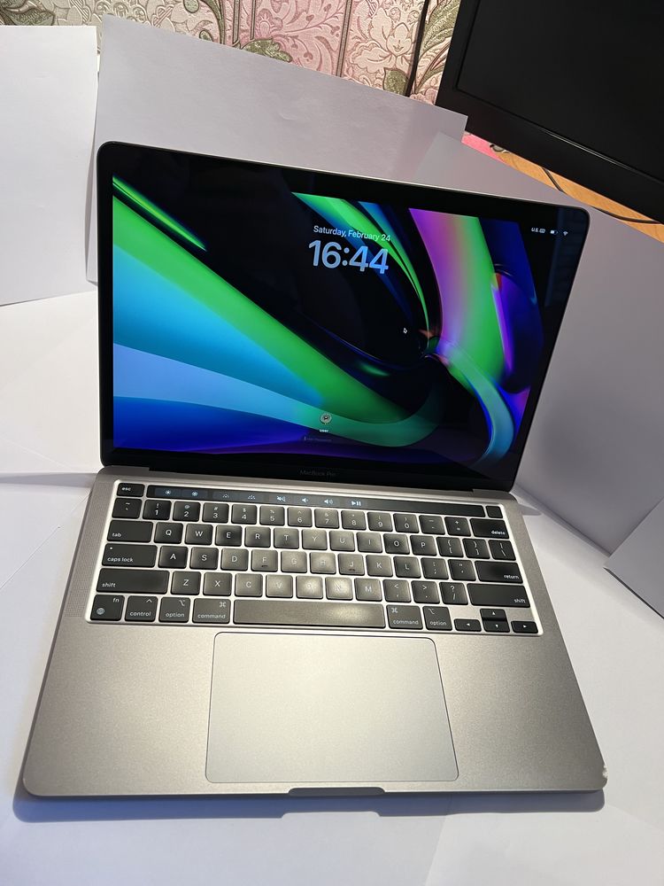 Продам Apple MacBook Pro M1 8/512 2020 Space Gray A2338