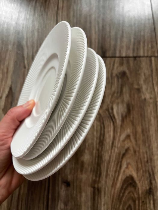 Małe talerzyki , spodki pod filiżankę Mikasa