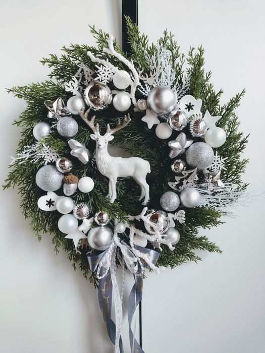 Wianek bożonarodzeniowy srebrny renifer