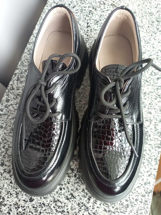 Туфлі на шнурках, лофери жіночі