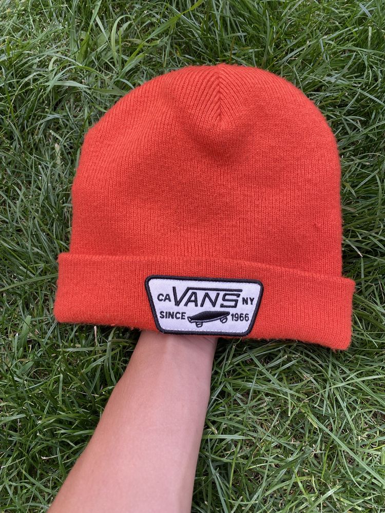 Шапка vans