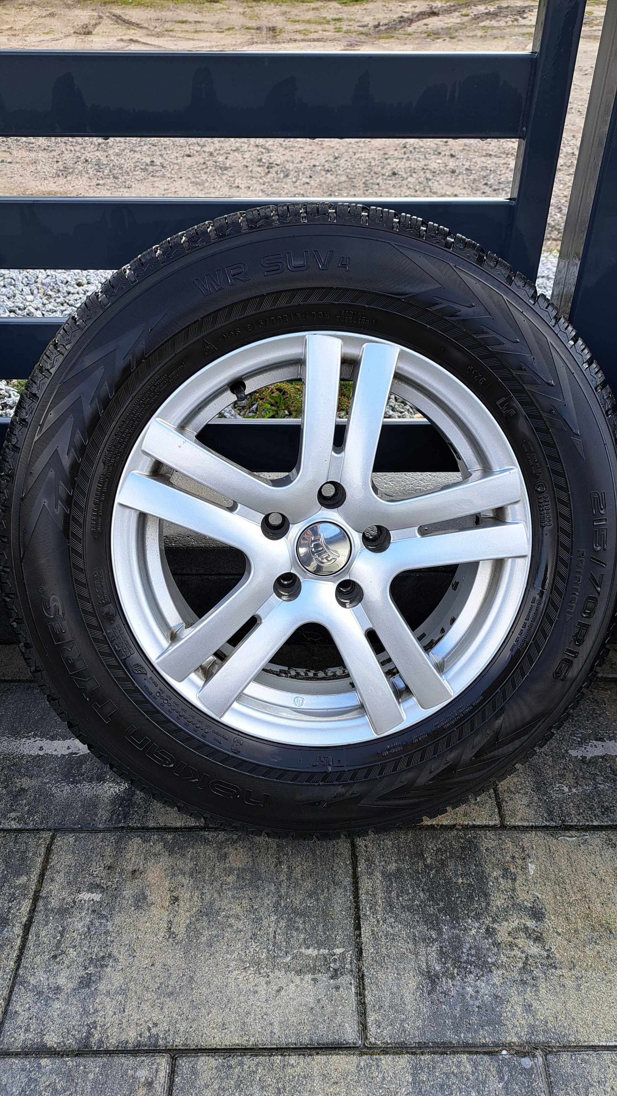 Felgi aluminiowe ATT R16 5x114.3+opony zimowe Nokian Tyres 215/70