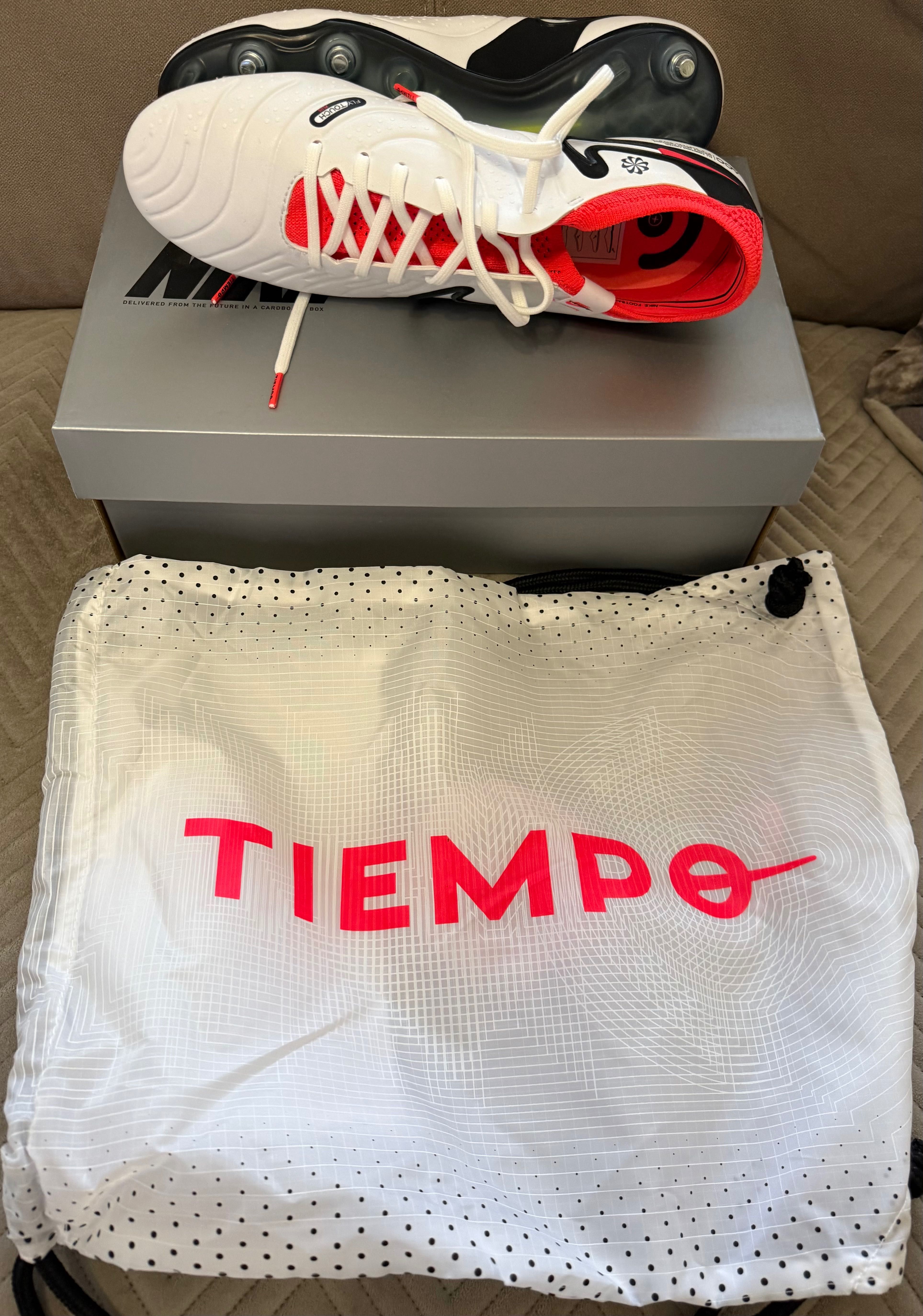 Buty piłkarskie Nike Tiempo Legend 10 Elite SG-PRO AC komplet
