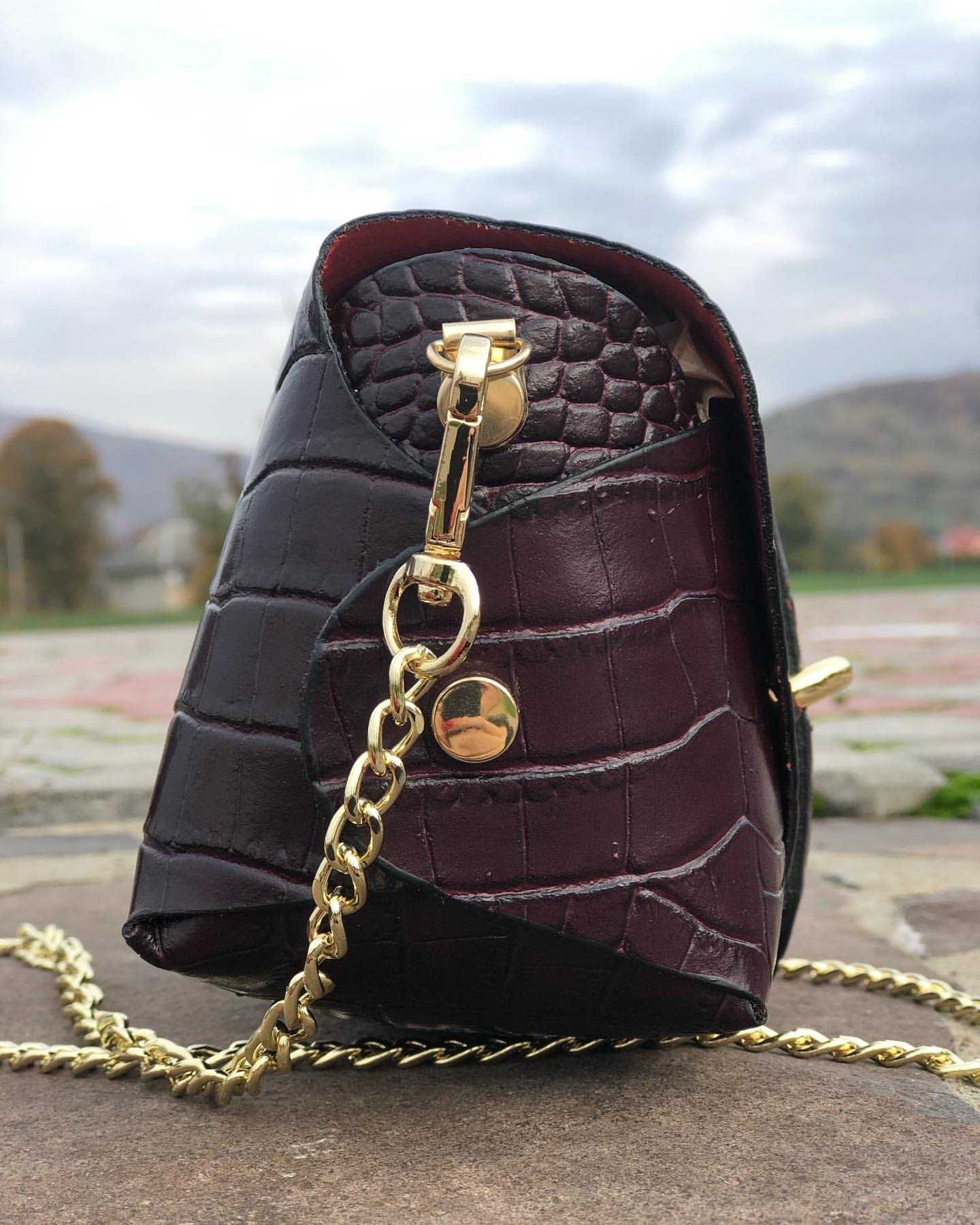 Маленькие кожаные сумочки клатчи на цепочке Италия