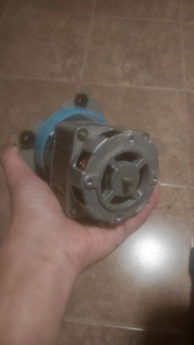 Продам электро двигатель