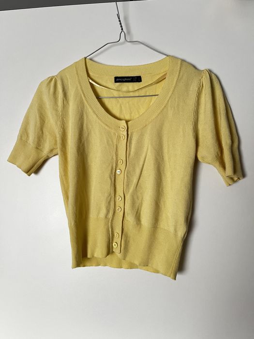 sweterek typu crop top z guzikami żółty cytrynowy