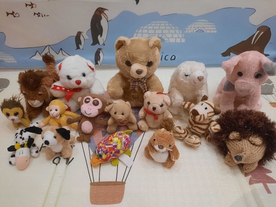 Лот маленьких м'яких іграшок для дітей