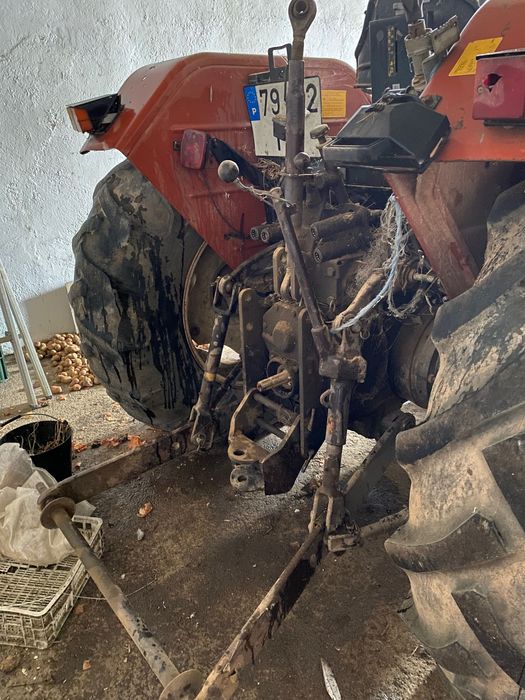 Trator agrícola, usado mas em bom estado