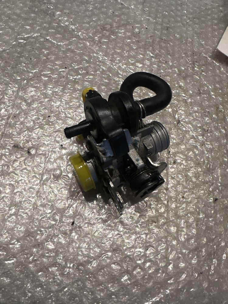 1A008305 Piaggio vespa Primavera Vespa Sprint Przepustnica WtryskiV492