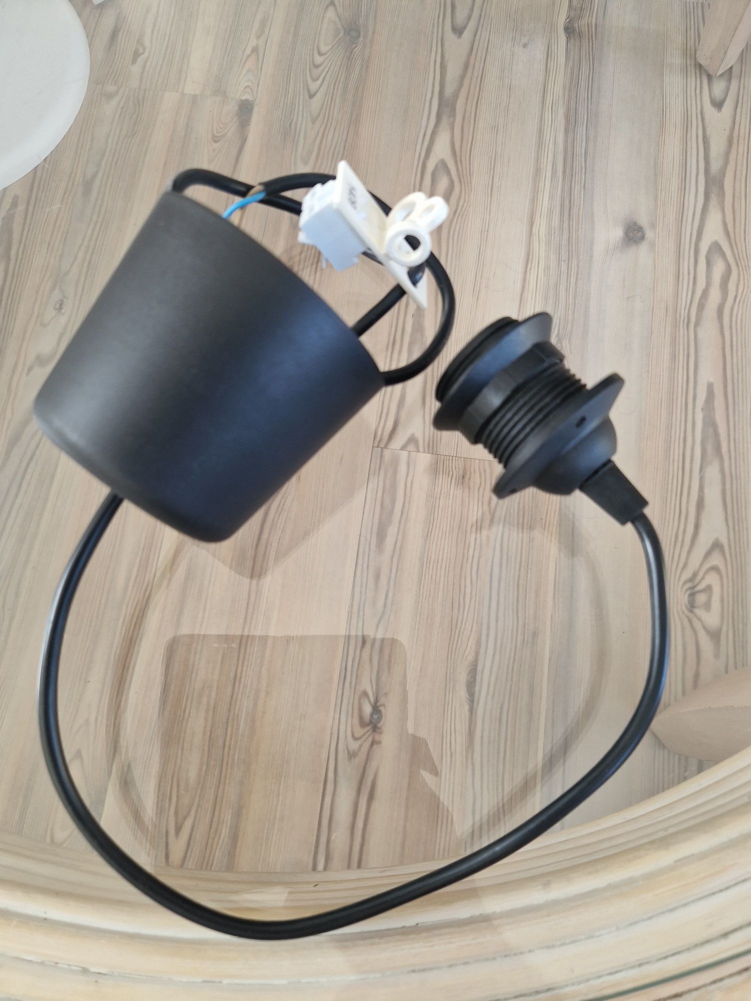 Ikea hemma , oprawka z kablem , czarna , używana