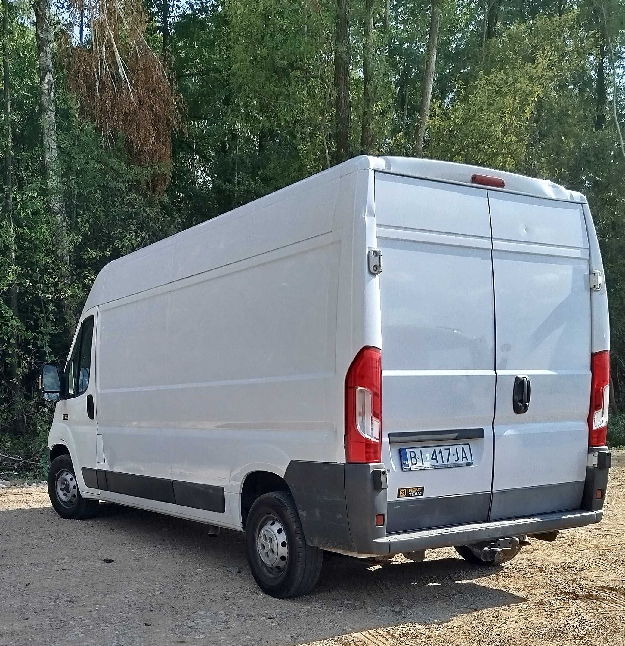 Wynajmij idealnego busa do przeprowadzek i transportu