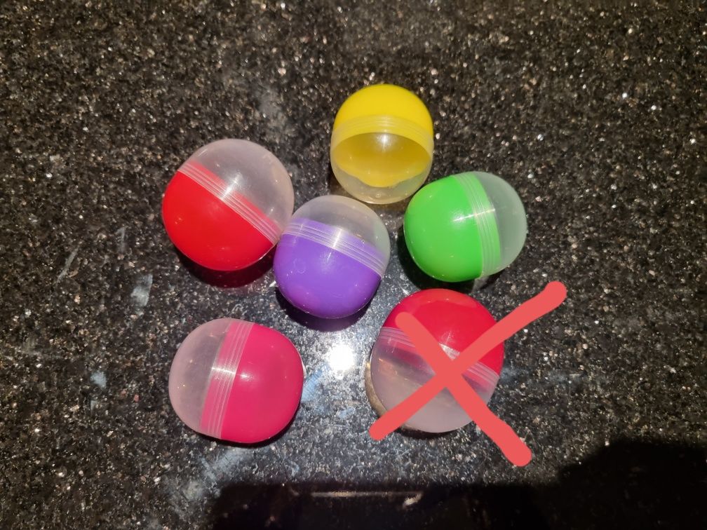 Pudełka plastikowe kulki po zabawkach opakowania pudełeczka