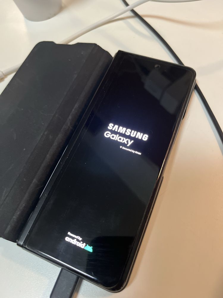 Smartphone SAMSUNG Galaxy Z Fold 3 5G (7,6'' - 12 GB - 512 GB - Preto)