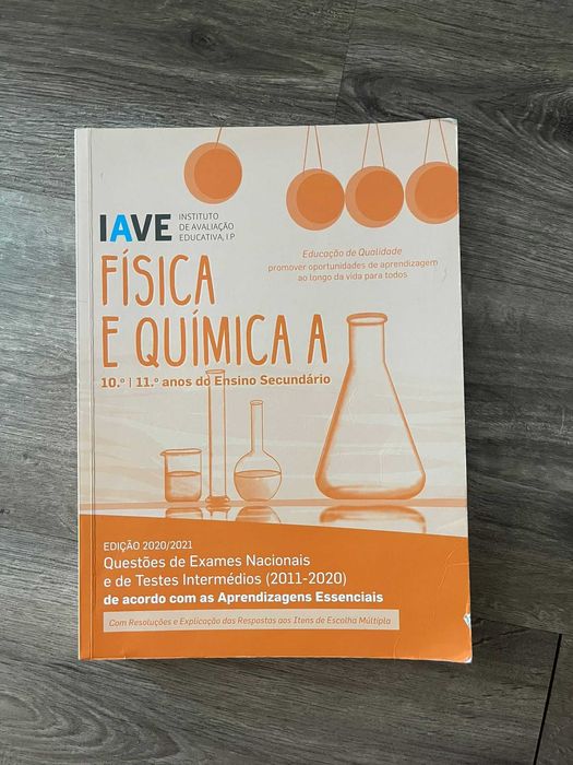 Livros escolares secundário Física e Química
