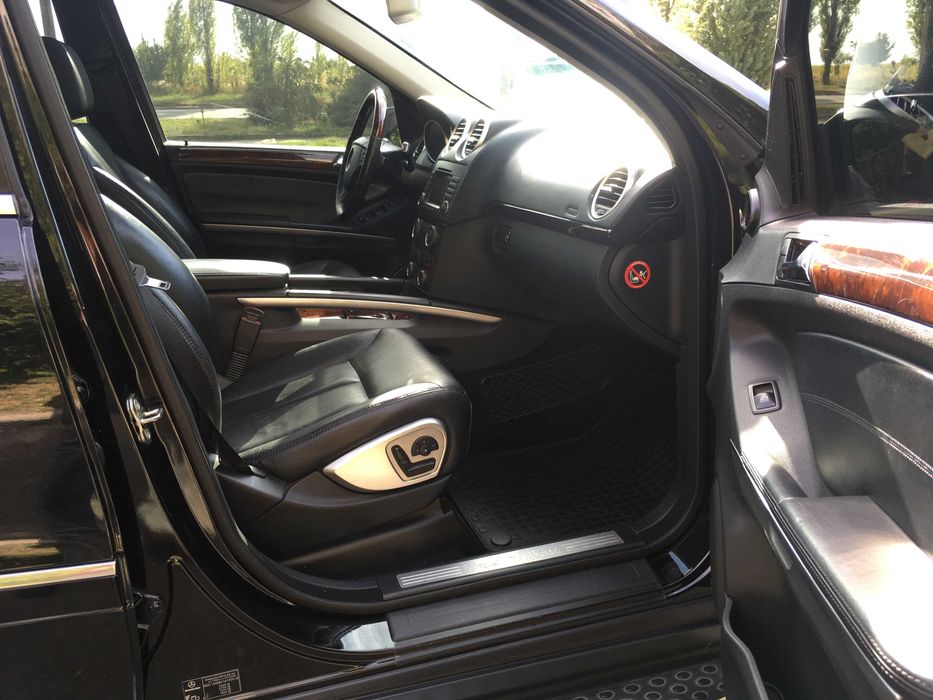 Mercedes GL X164 официал на максималке, В оригинале.