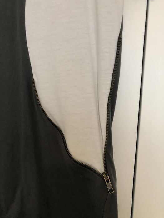 Sukienka szara z zamkiem, marka Gsus – oryginalny design