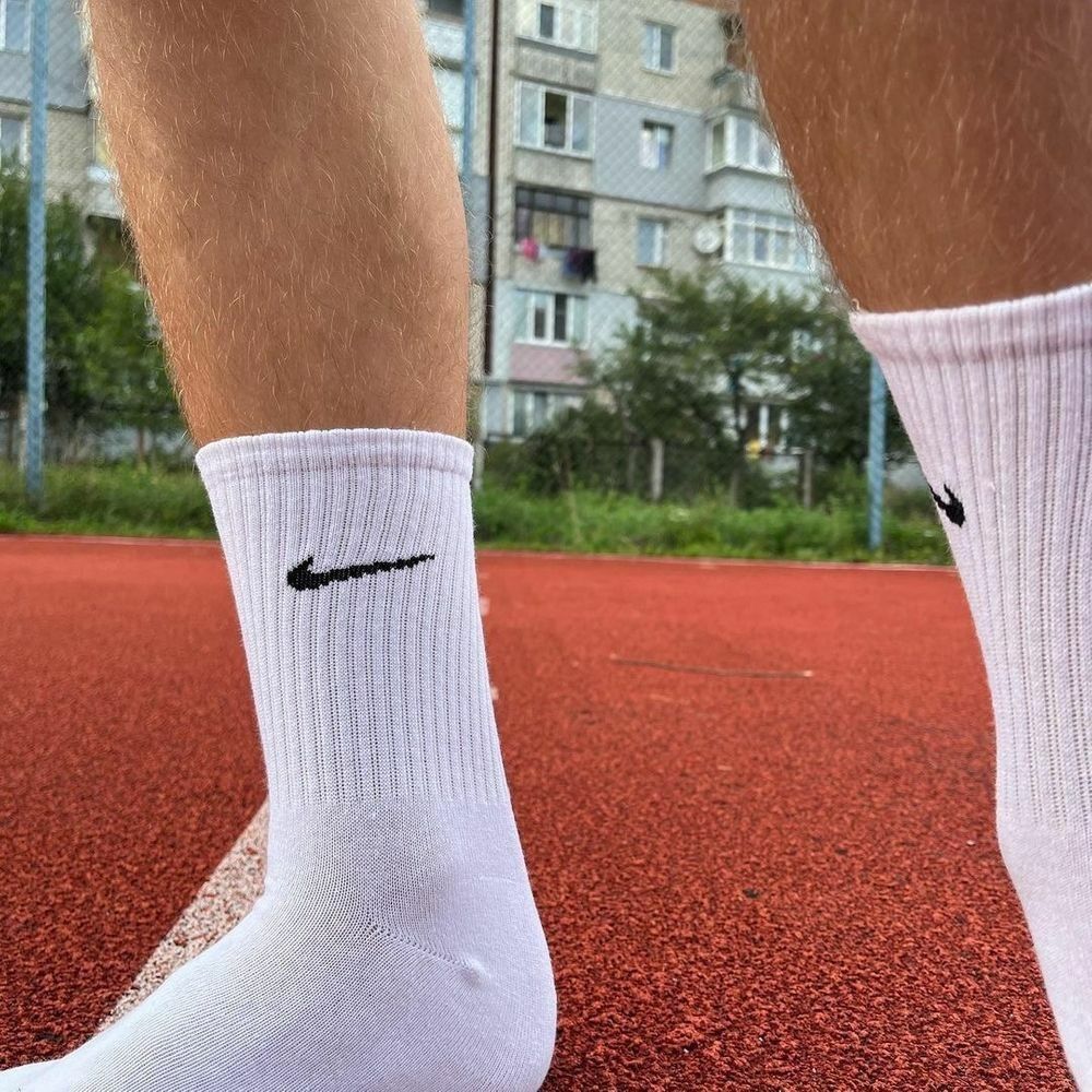 Продам носки унисекс, белые Nike