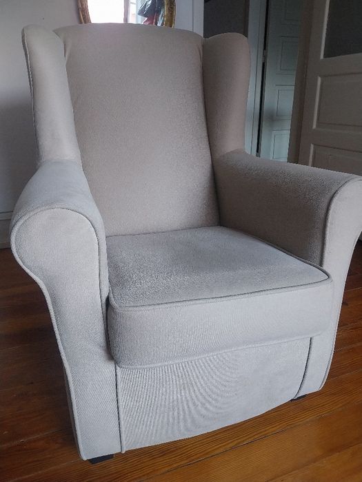 Poltrona cinzento claro