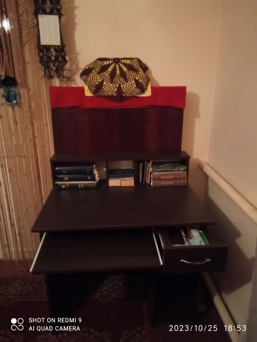 **Стол компьютерно-письменый: новый, многофункциональный+клавиатура**