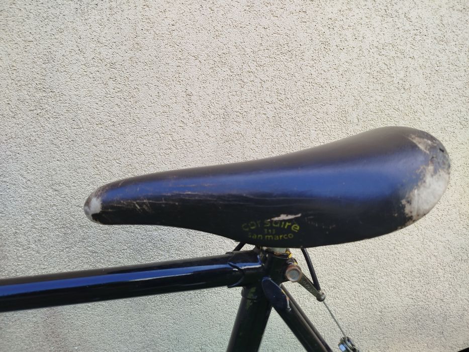 Bicicleta antiga de estrada