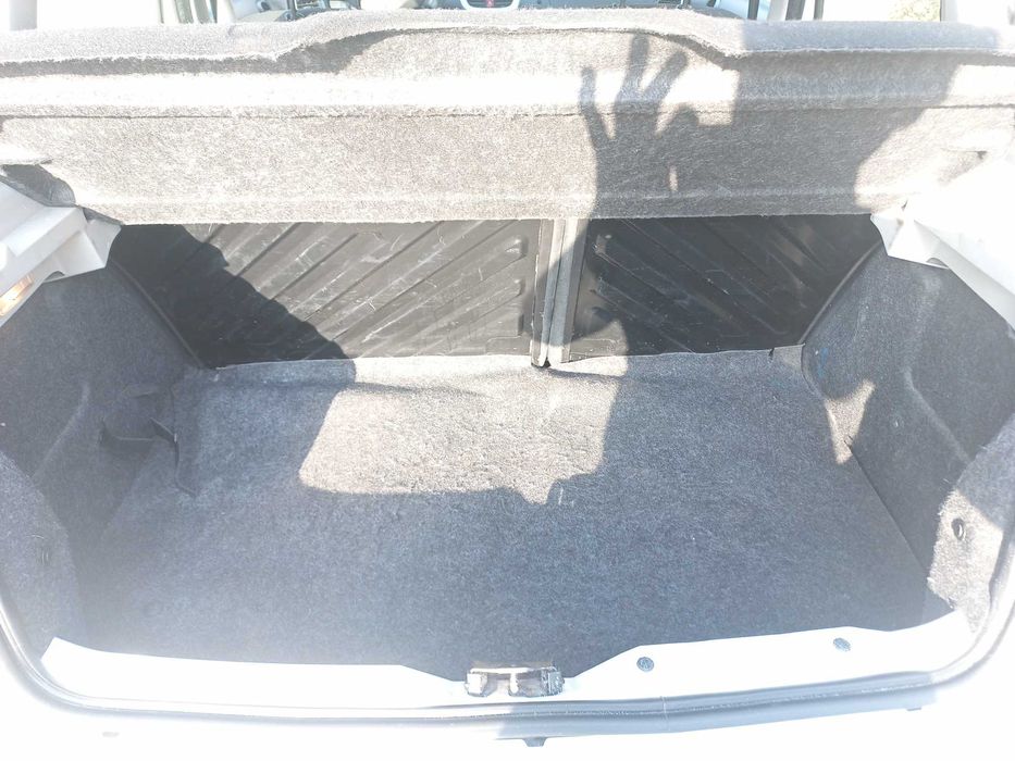 Продам власне авто: Peugeot 206+ 2011