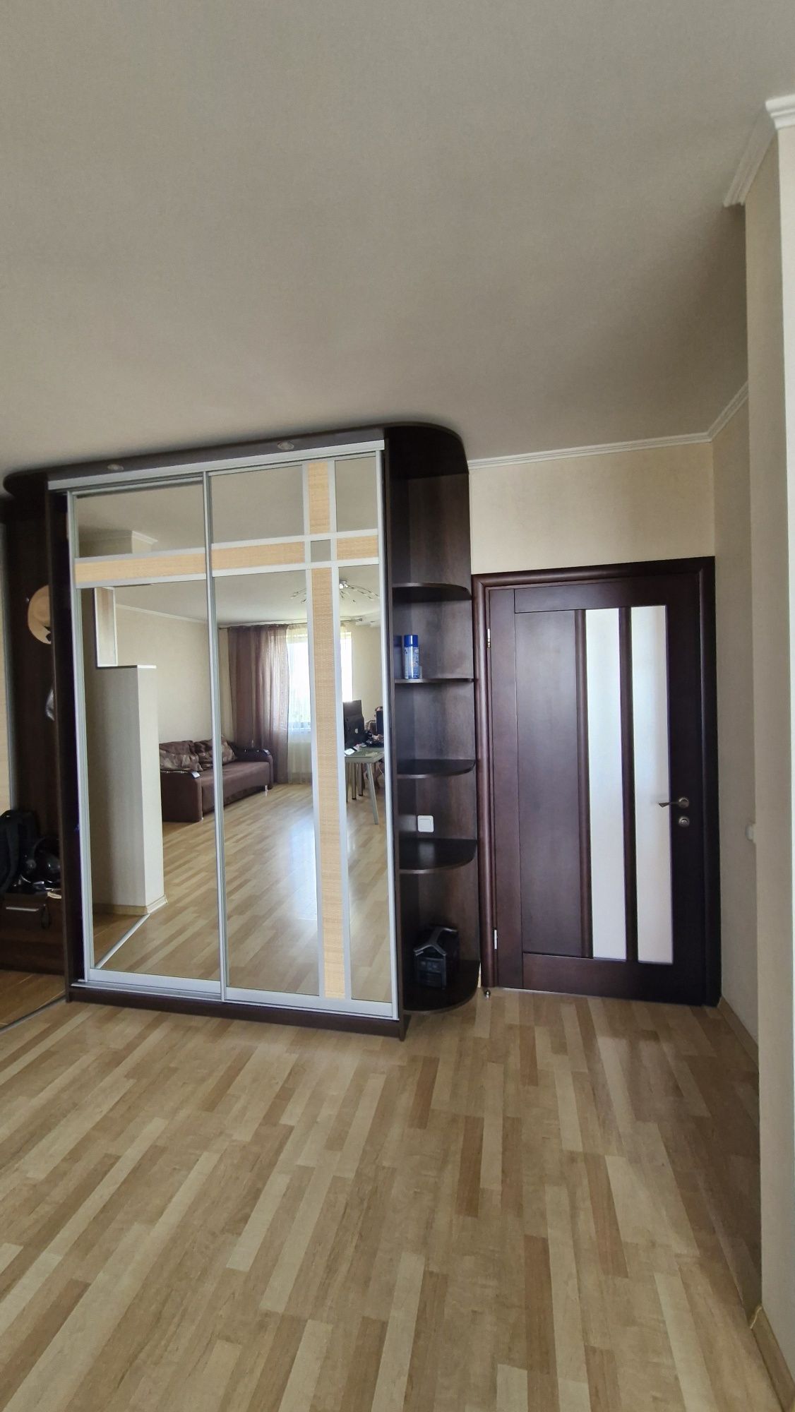 Продам квартиру  73 м3 на Вузовском дом 2007 г.п. (кирпичный дом)
