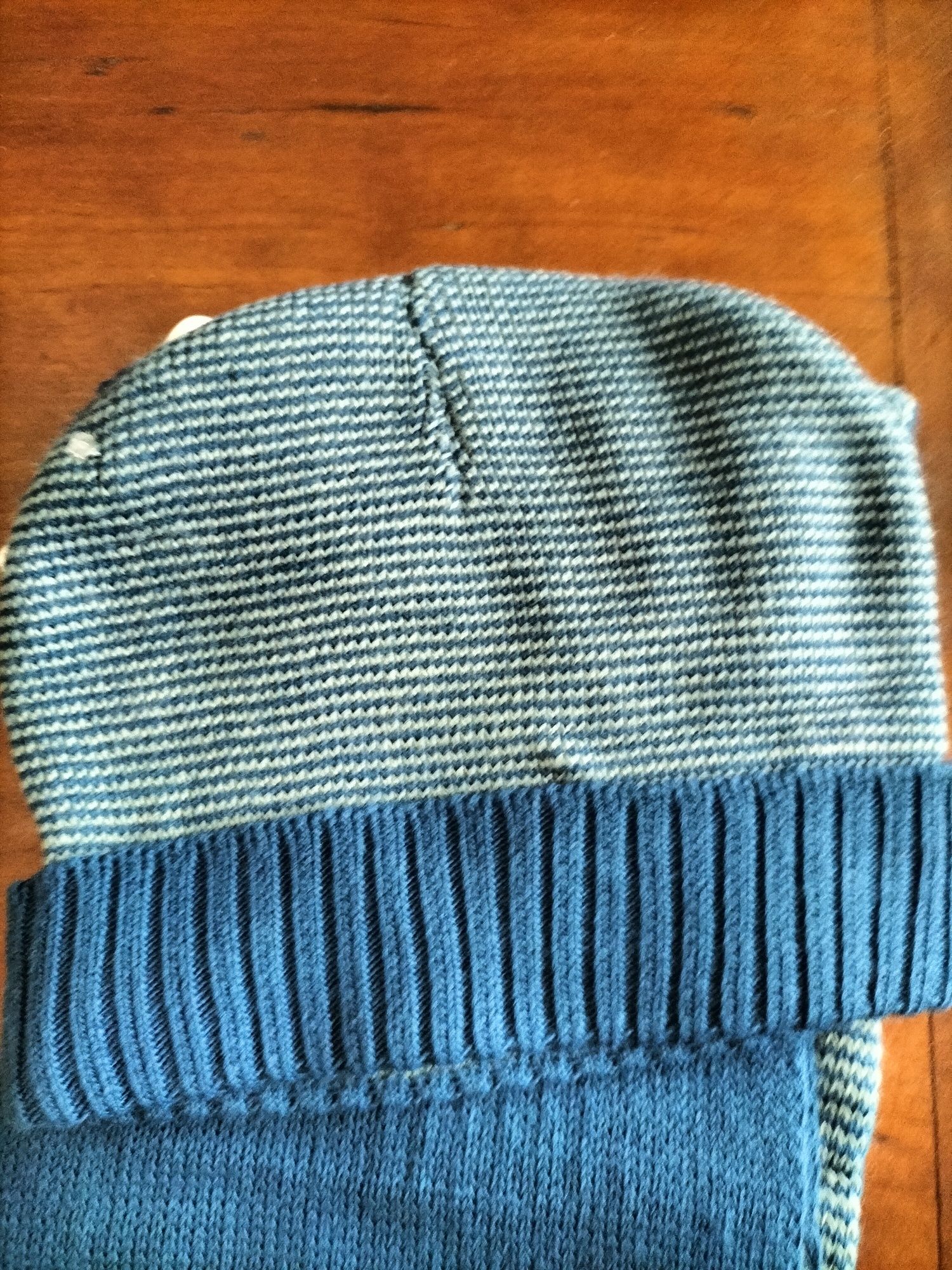 Conjunto gorro+cachecol novo