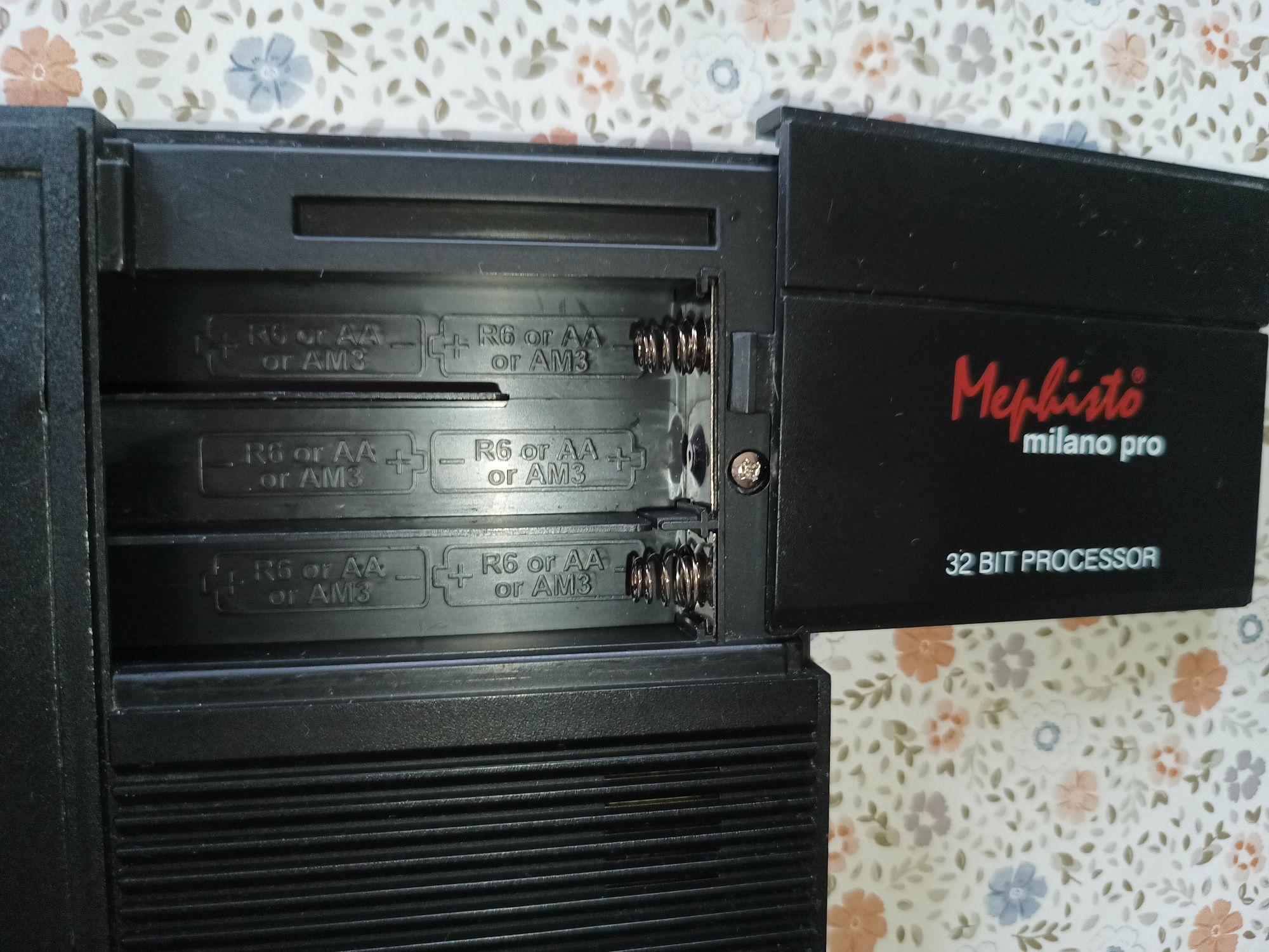 Komputer szachowy Mephisto Milano Pro