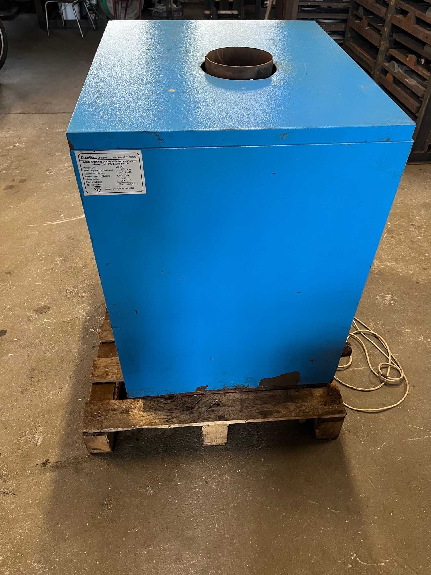 Kocioł grzewczy, gazowy, żeliwny, typ KGZ, DomGaz, moc 42kW