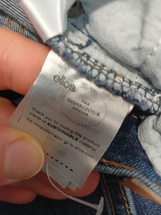 Dżinsy chłopięce 140