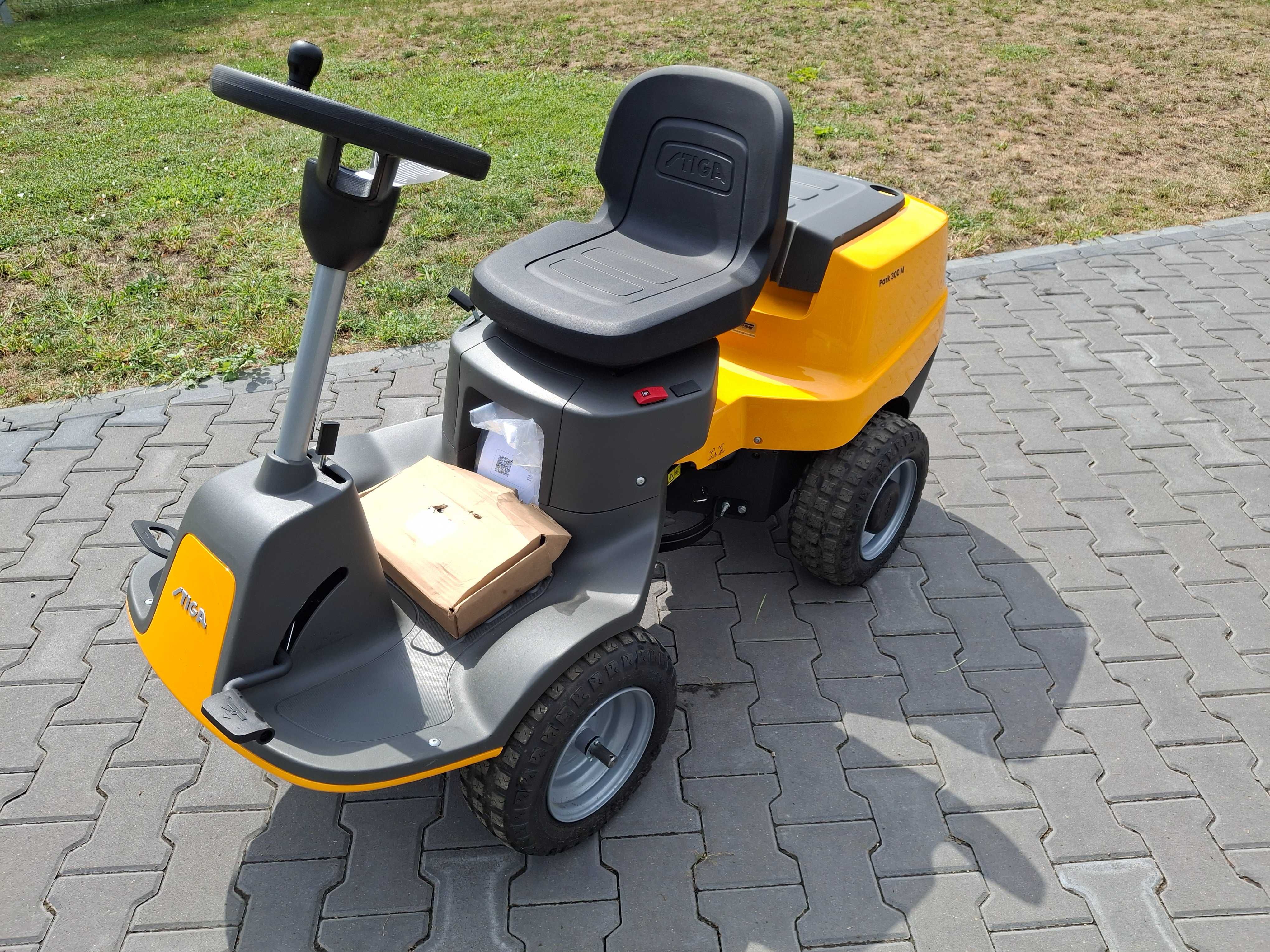 Nowy powystawowy traktorek stiga park 300 M