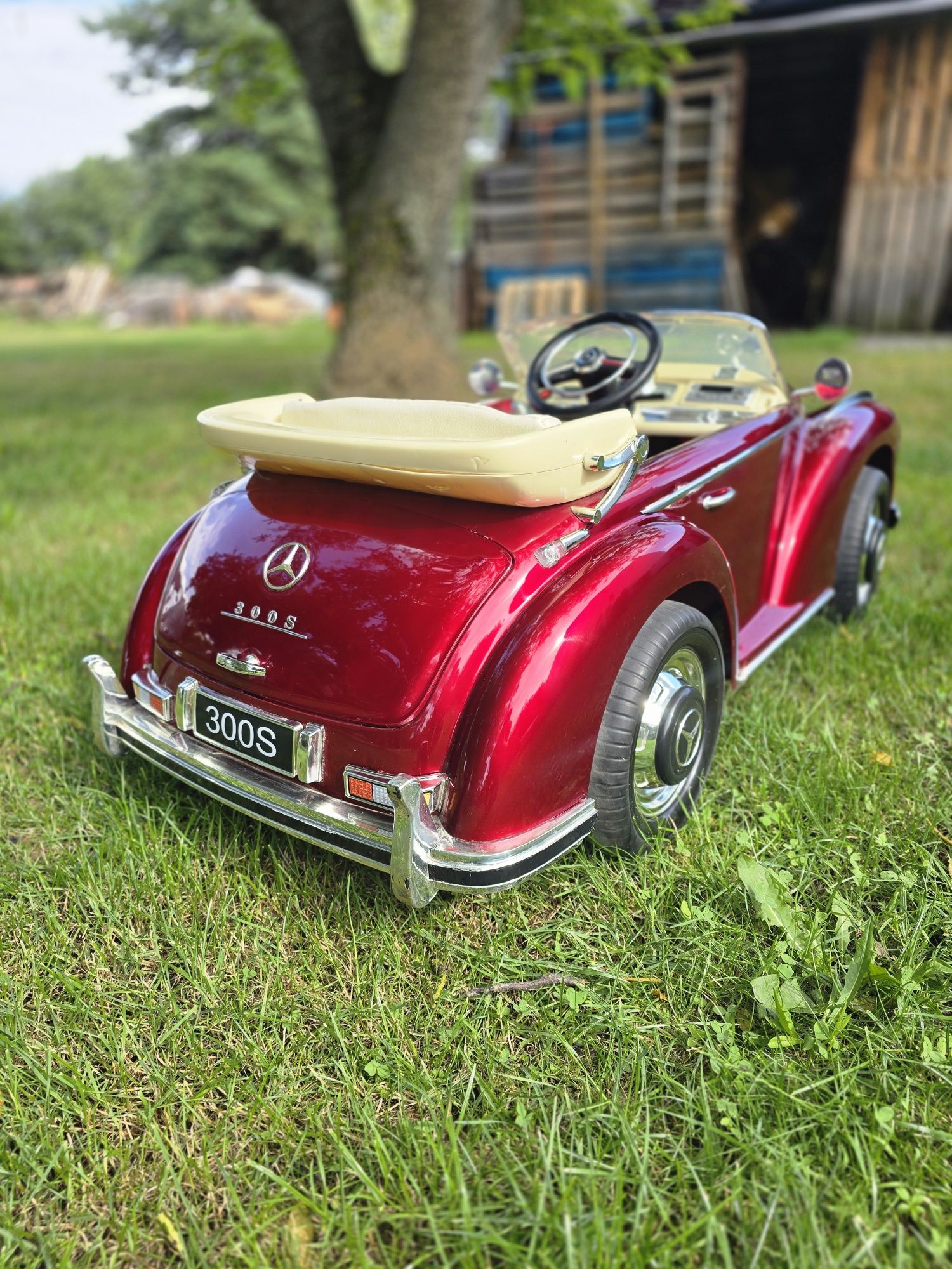 Mercedes Benz 300S Retro elektryczny samochodzik Pilot USB MP3 FM