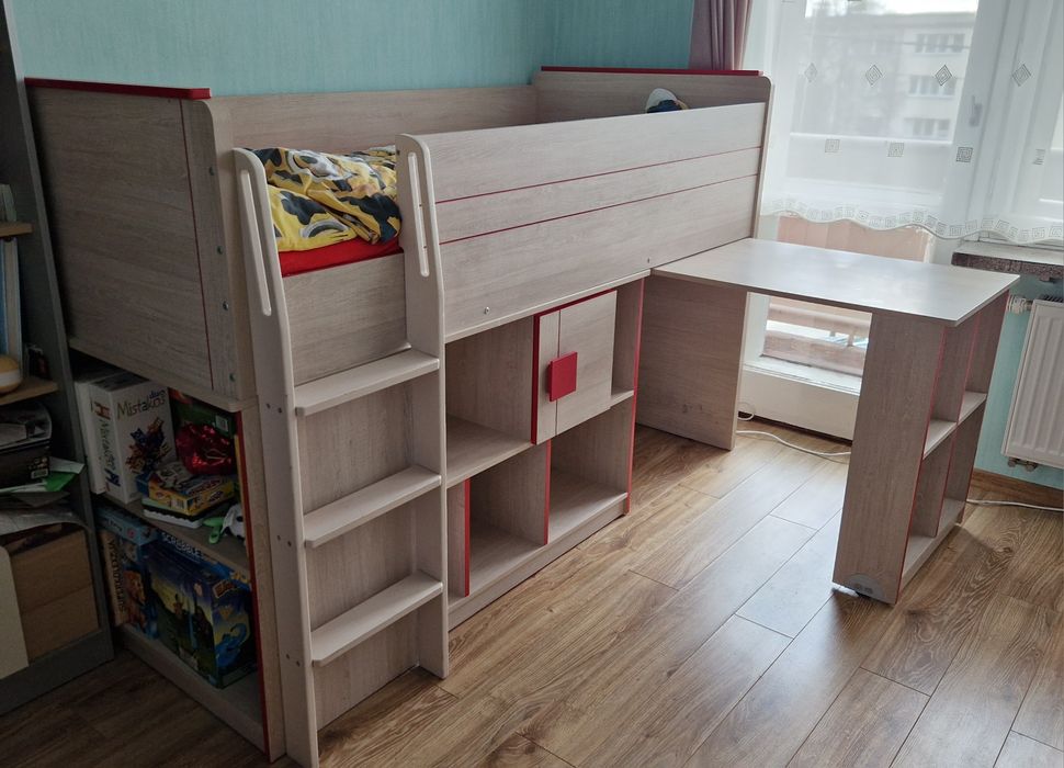 Łóżko piętrowe z biurkiem
