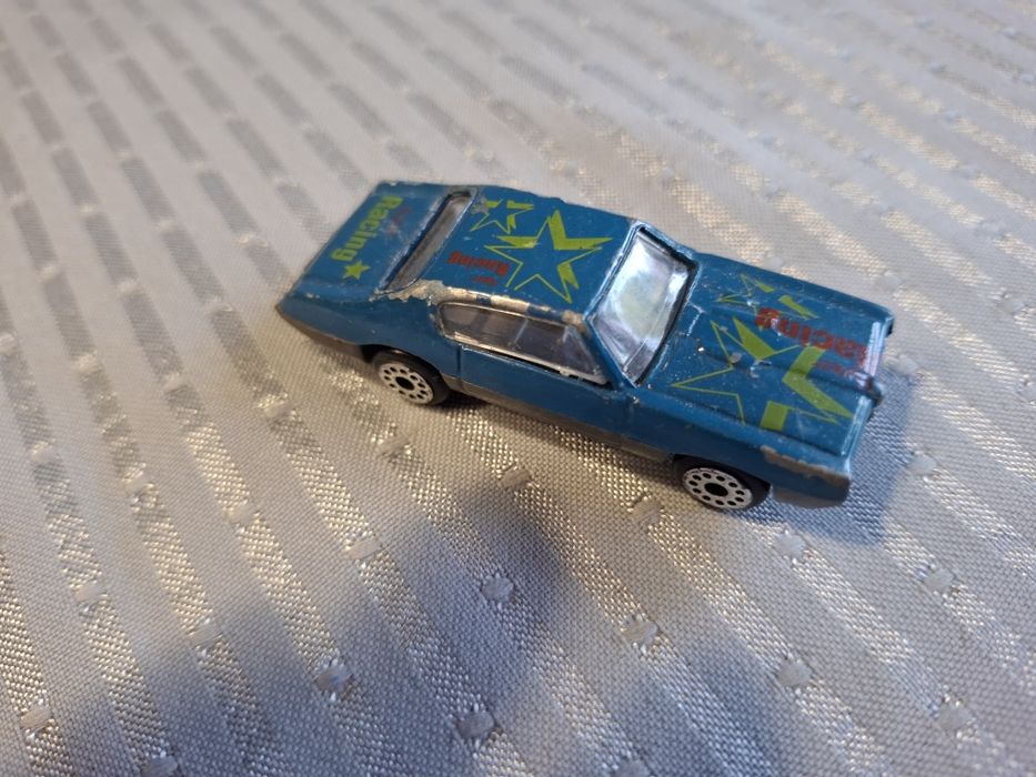 Model samochodu skala 1:64