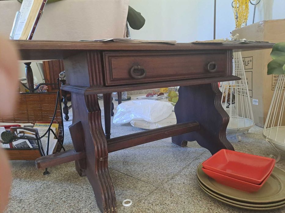 Mesa de centro ou apoio para sala