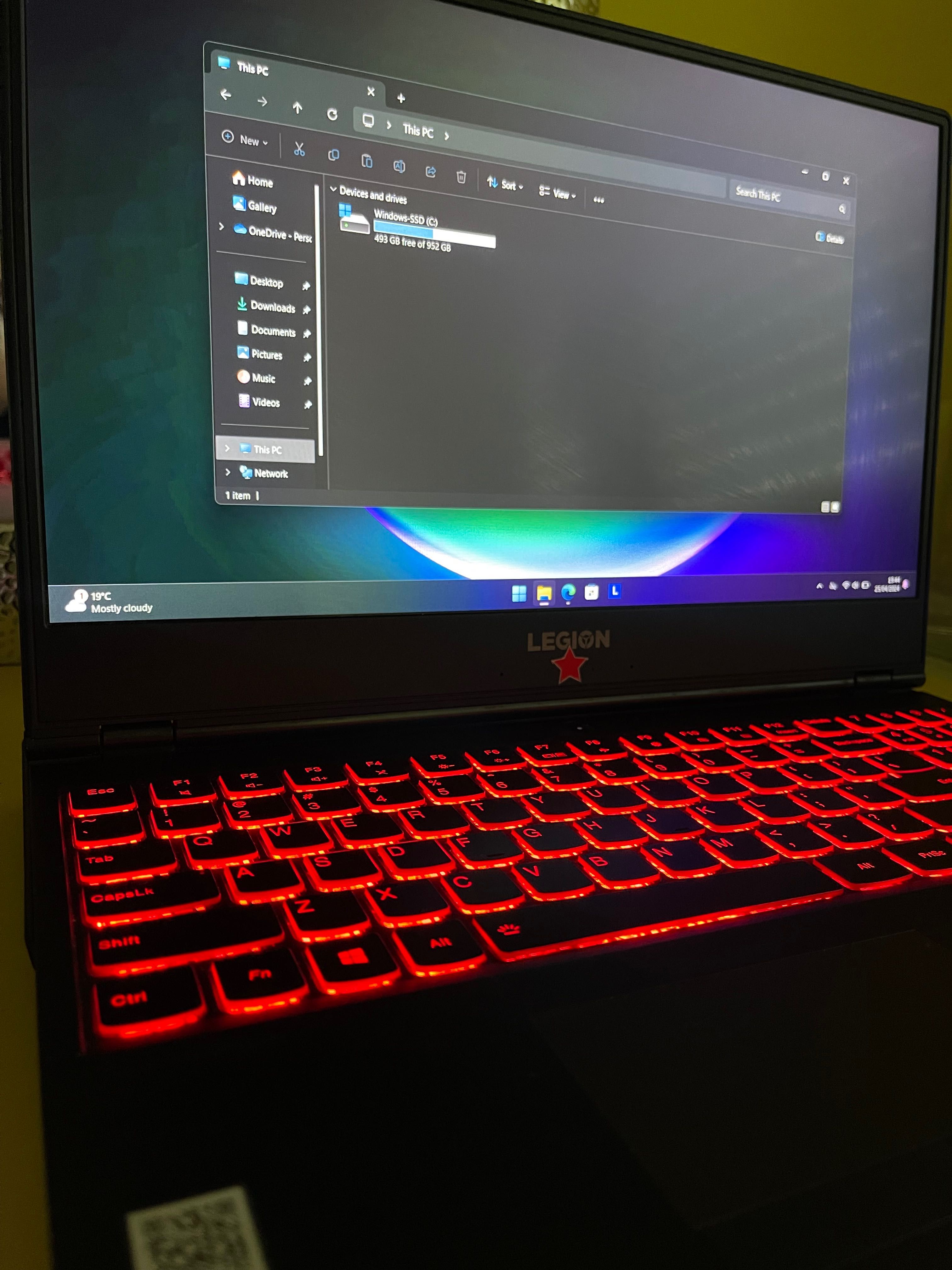 Lenovo legion RTX 2060 32gb ram i7 9750H