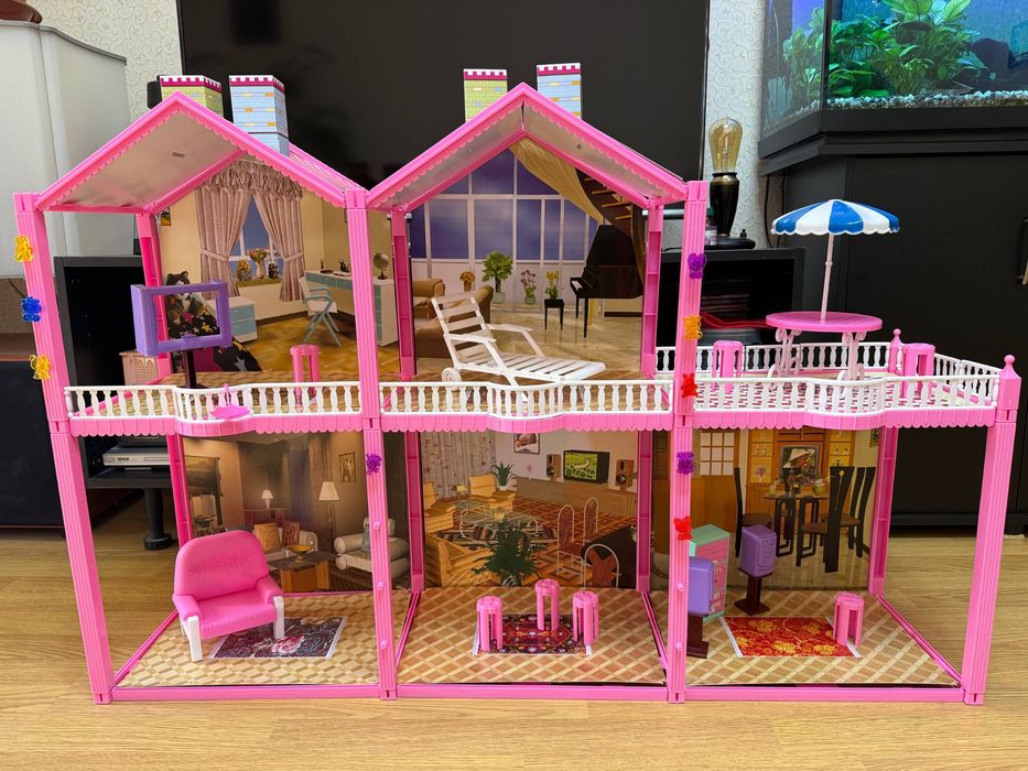 Кукольный домик для Барби.
