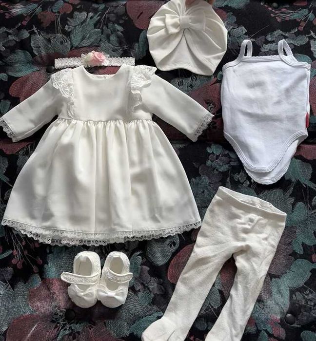 Ubranko na chrzest dla dziewczynki