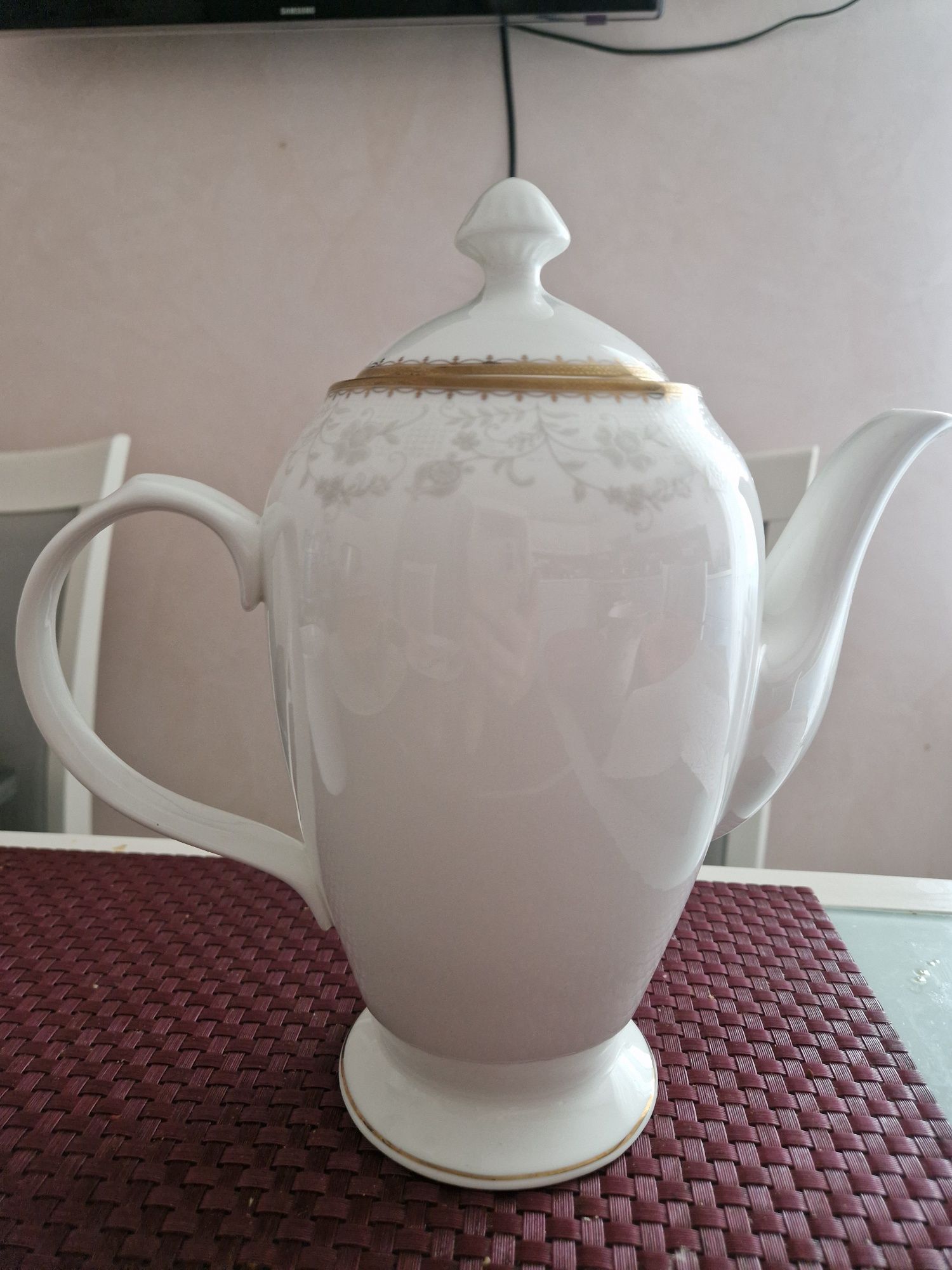 Чайник , заварник новый порцеляна Китай